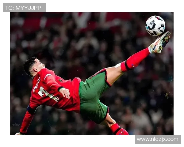 五位足球巨星的传奇故事与他们对足球的深远影响