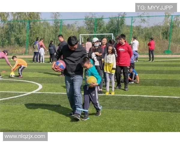 热爱猫咪的足球明星们与球场之外的温馨时光